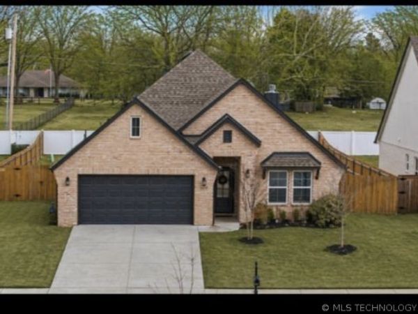 1417 N 72nd Street, Broken Arrow, OK 74014