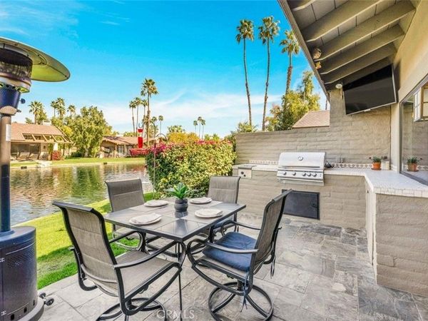 194 Green Mountain Drive, Palm Desert, CA 92211