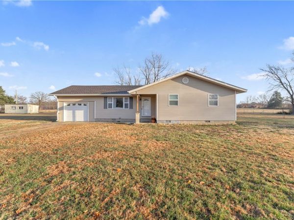 215 Oakcrest Road , Siloam Springs, AR 72761