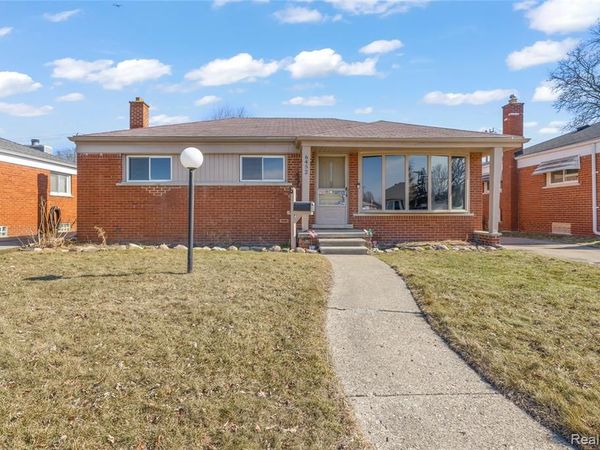 6452 Arcola Street , Garden City, MI 48135