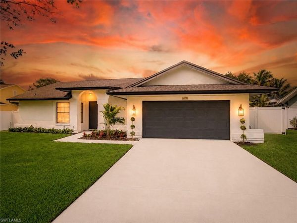 10731 Regent CIR, NAPLES, FL 34109