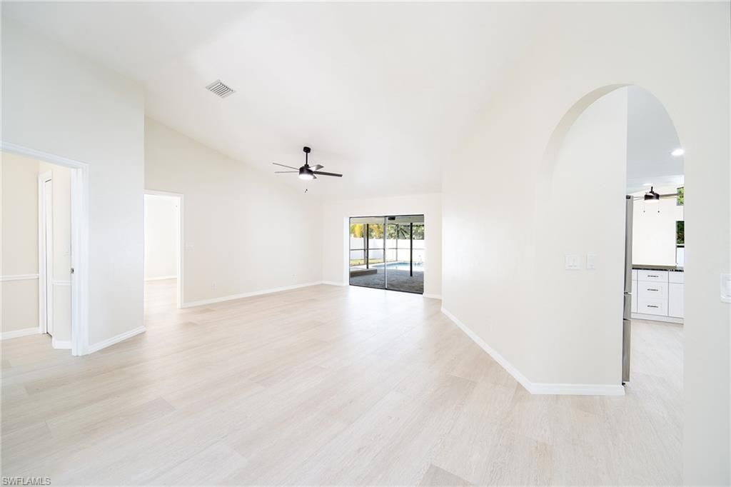 10731 Regent Cir, Naples, FL 34109 Photo
