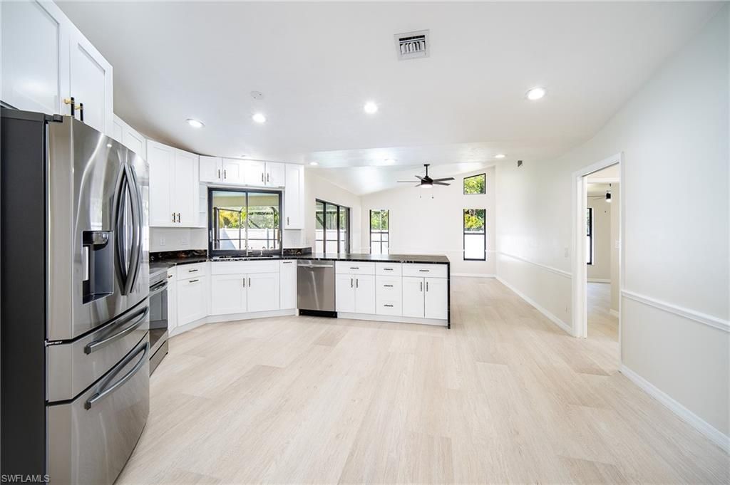 10731 Regent Cir, Naples, FL 34109 Photo