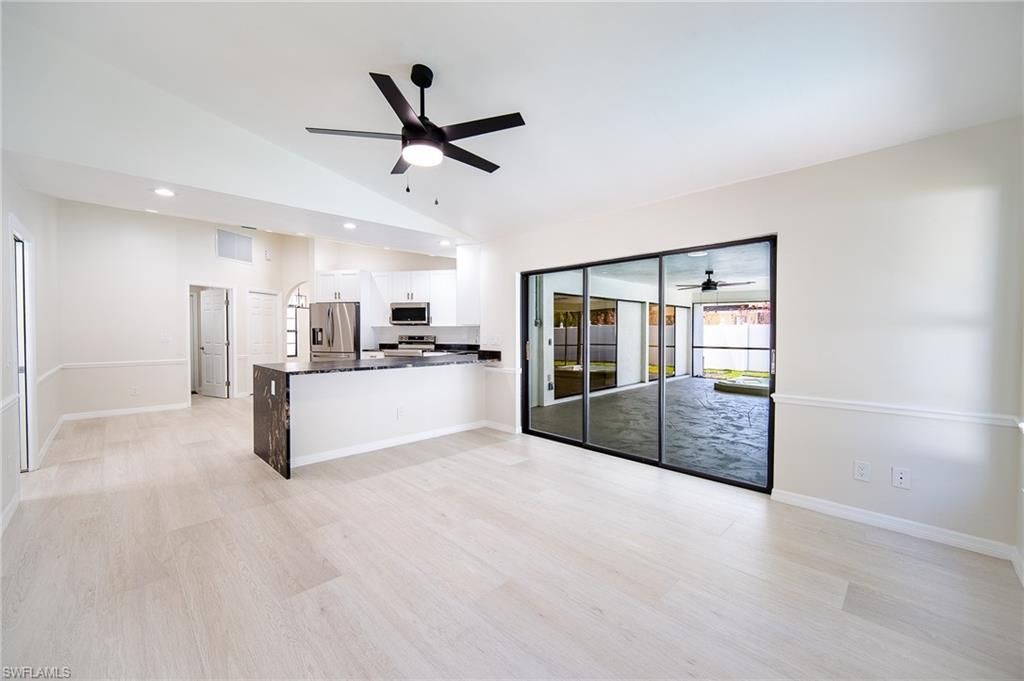 10731 Regent Cir, Naples, FL 34109 Photo