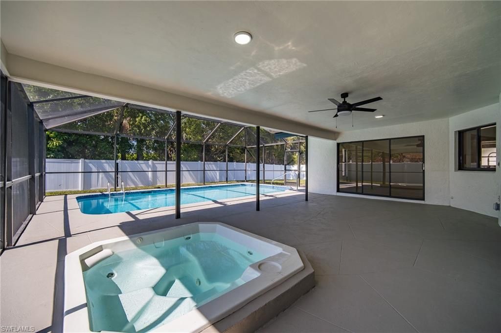 10731 Regent Cir, Naples, FL 34109 Photo