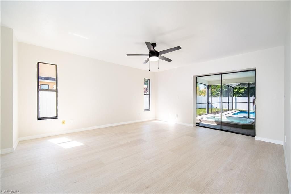 10731 Regent Cir, Naples, FL 34109 Photo