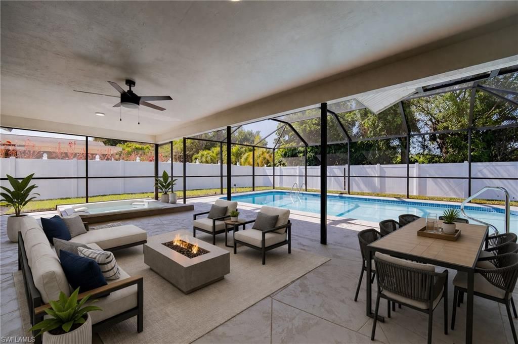 10731 Regent Cir, Naples, FL 34109 Photo