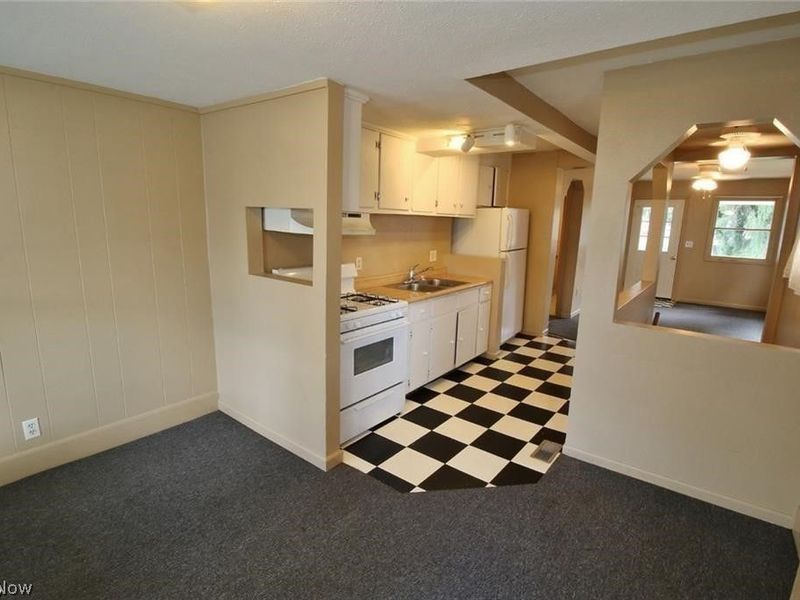 39 W 2nd Street , Unit C, Frazeysburg, OH 43822 Photo 2