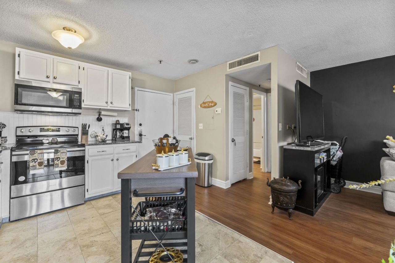 5905 South Kings Hwy.  Photo 10