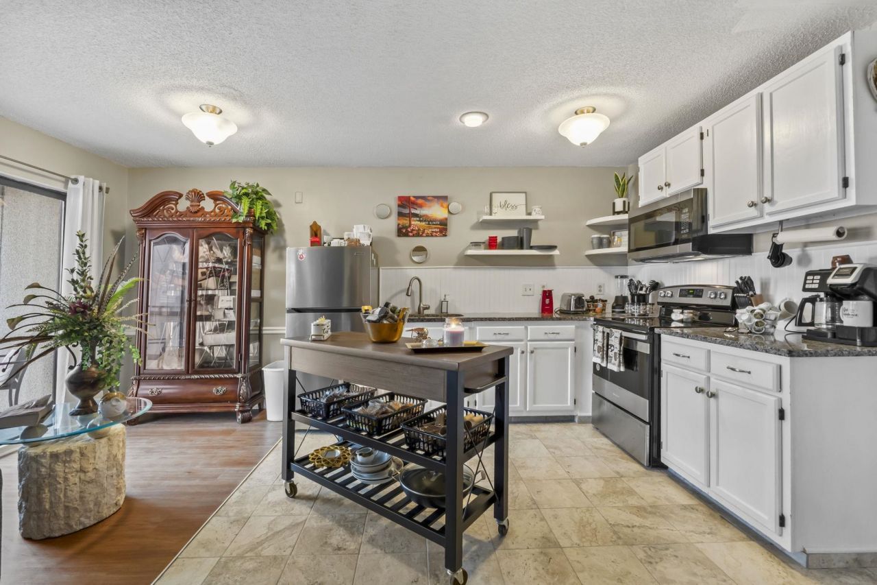 5905 South Kings Hwy.  Photo 11