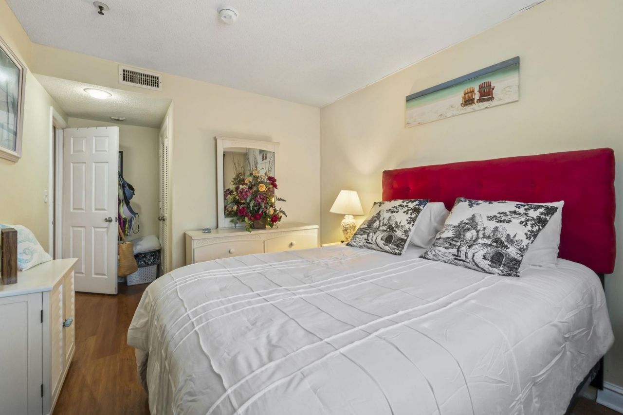 5905 South Kings Hwy.  Photo 16