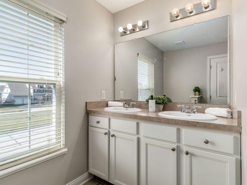 8366 Marwithe Place , New Albany, OH 43054 Photo 24