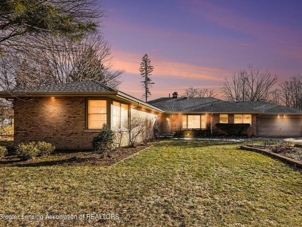 2875 Roseland Avenue, East Lansing, MI 48823