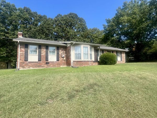 448 Powers Blvd , Waverly, TN 37185