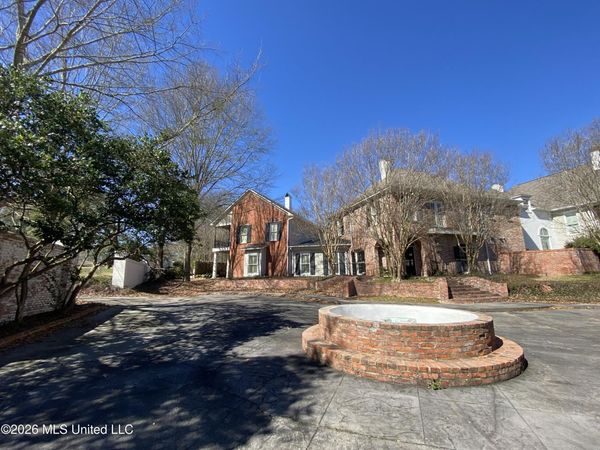 779 N Avery Boulevard, Ridgeland, MS 39157