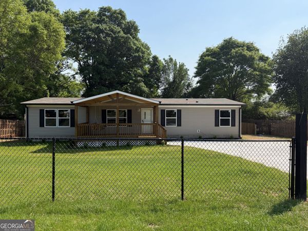 103 Skyland Drive E, Locust Grove, GA 30248