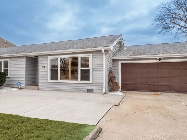 6759 W 91st Street , Oak Lawn, IL 60453