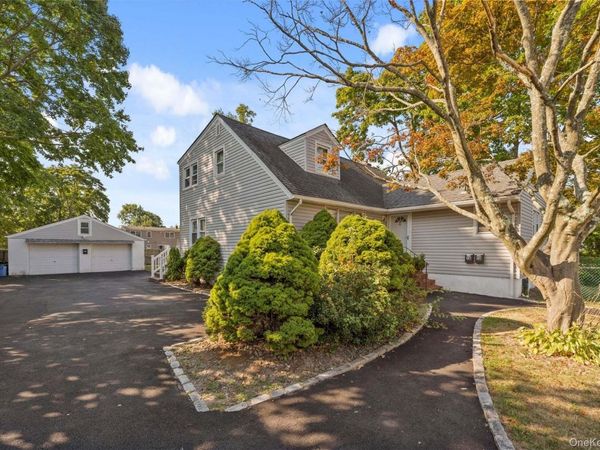 733 14th Street , West Babylon, NY 11704