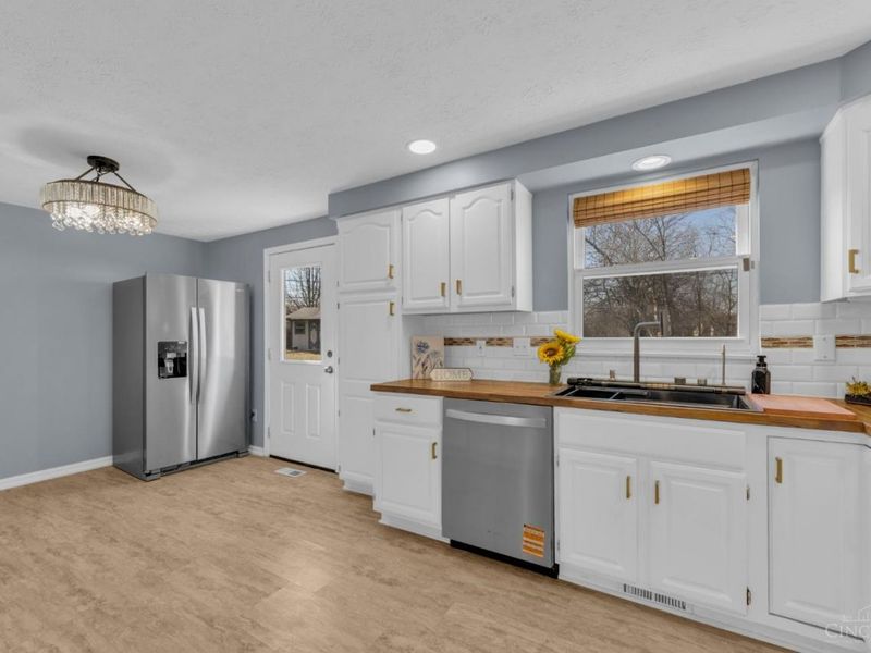 1364 Karahill Drive, Forest Park, OH 45240 Photo 11