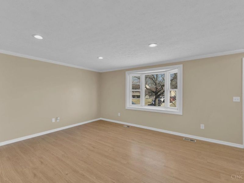 1364 Karahill Drive, Forest Park, OH 45240 Photo 12