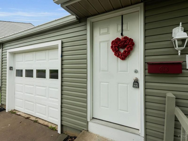 1364 Karahill Drive, Forest Park, OH 45240 Photo 2