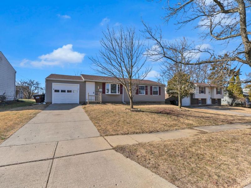 1364 Karahill Drive, Forest Park, OH 45240 Photo 2