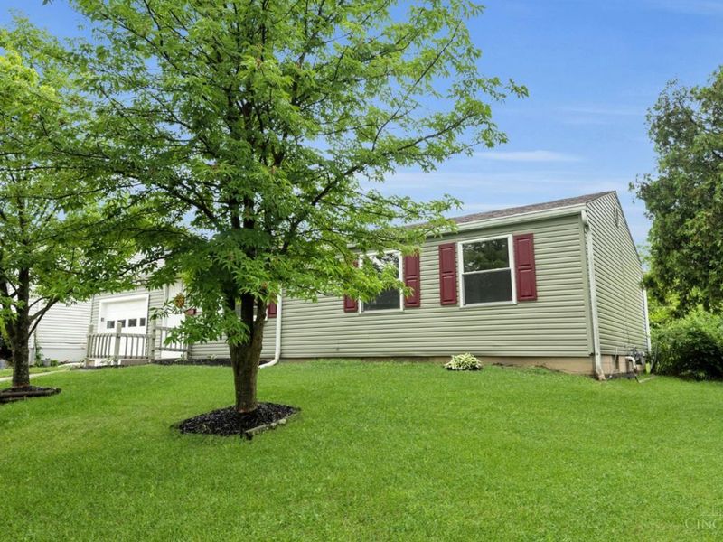 1364 Karahill Drive, Forest Park, OH 45240 Photo 4