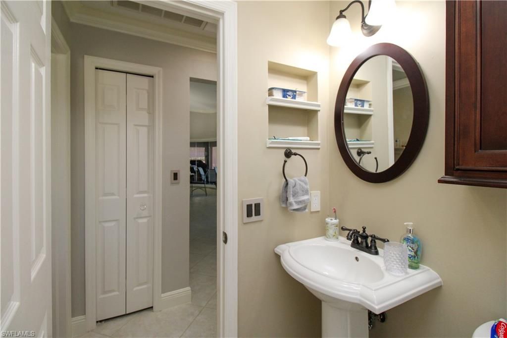 333 Wentworth Ct, Naples, FL 34104 Photo