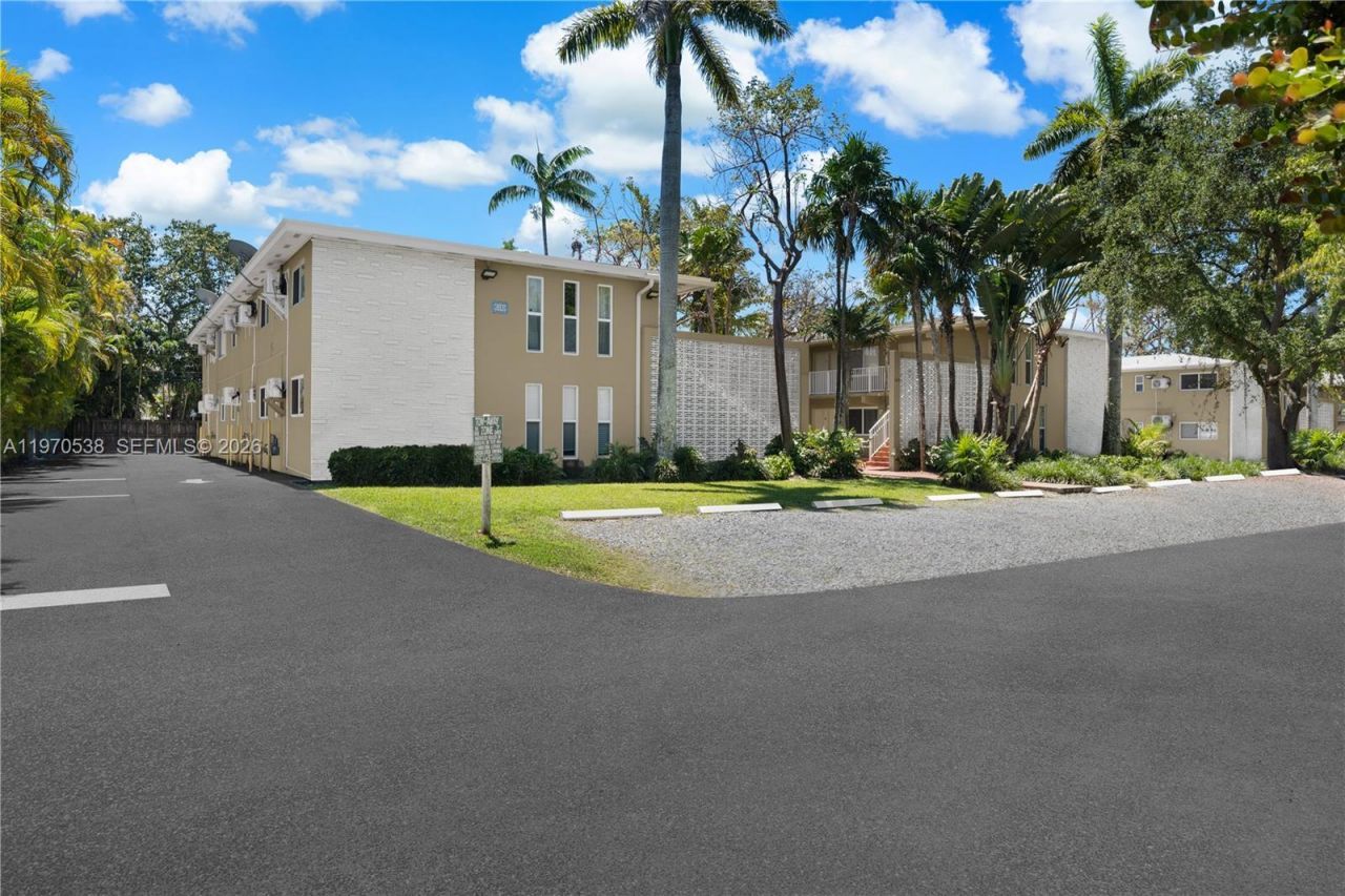 6310 SW 79th St , Unit 2, South Miami, FL 33143 Photo
