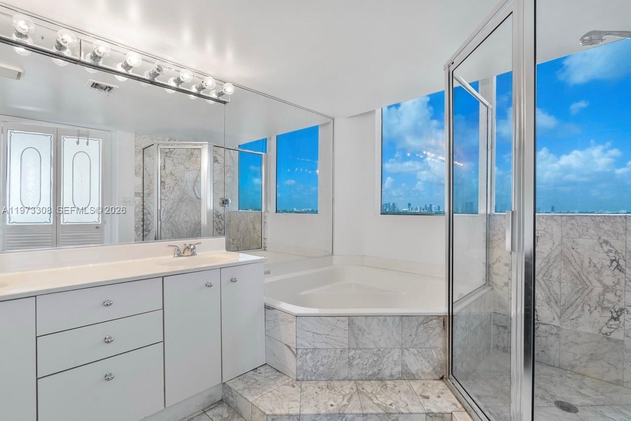 3411 Indian Creek Dr, Unit LPH1401, Miami Beach, FL 33140 Photo