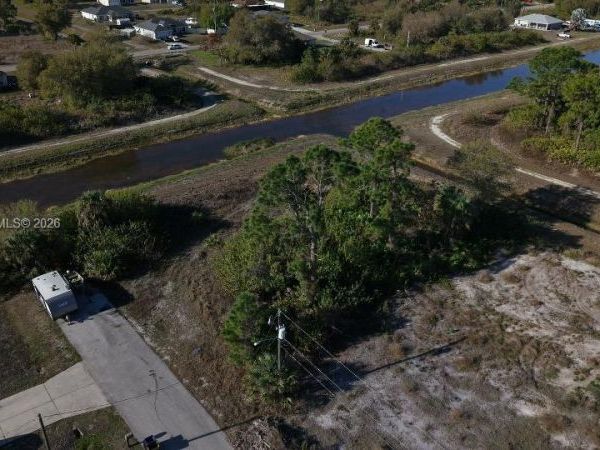 6001 N Laura, Lehigh Acres, FL 33971