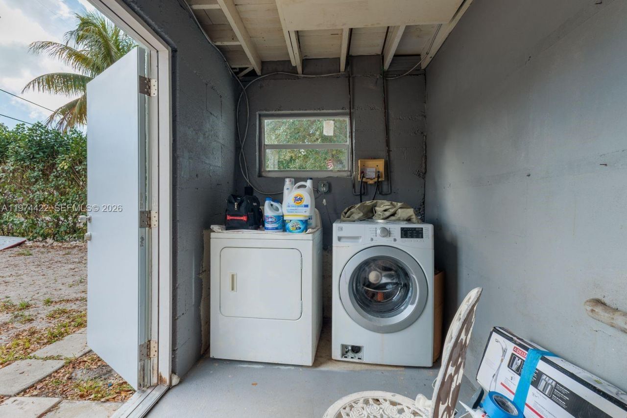 1301 NE 153rd St , North Miami Beach, FL 33162 Photo