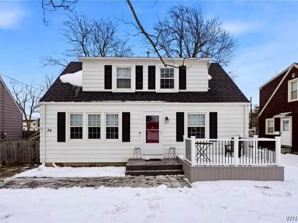 74 Old Colony Avenue , Tonawanda, NY 14150