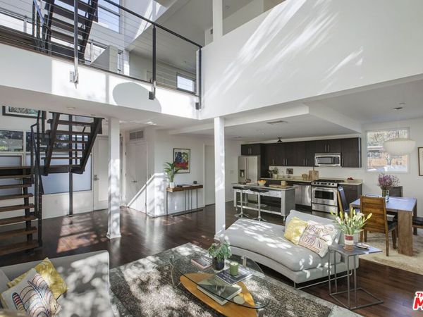 4111 W Sunset Boulevard, Unit 220, Los Angeles, CA 90029