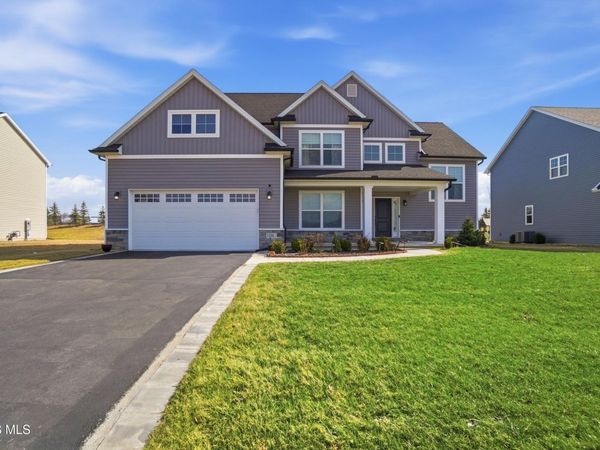 136 Barton Creek Drive, Perrysburg, OH 43551