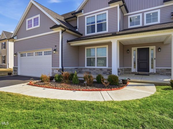 136 Barton Creek Drive, Perrysburg, OH 43551