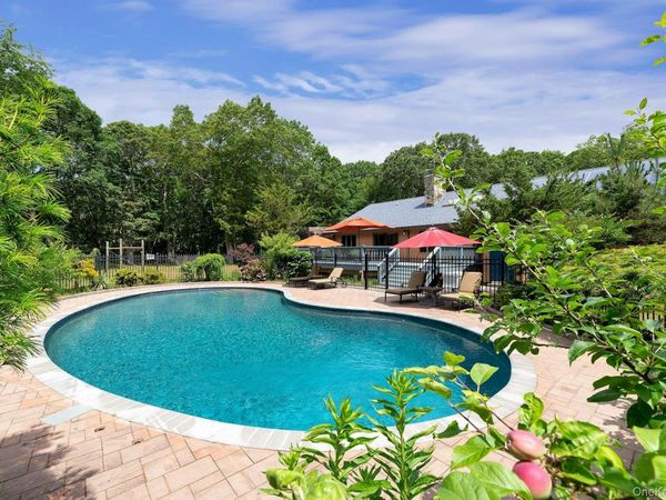 2905 Private Road , East Marion, NY 11939