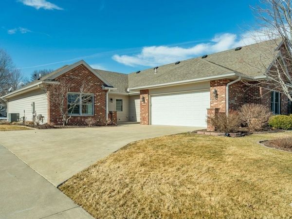 1990 NW 126th Street, Clive, IA 50325