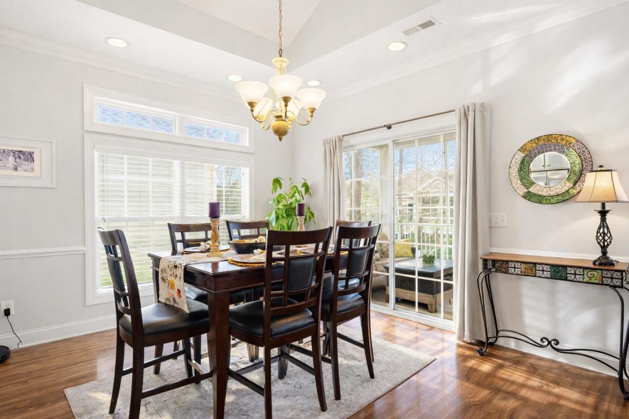 1381 Cottage Dr. Photo 14