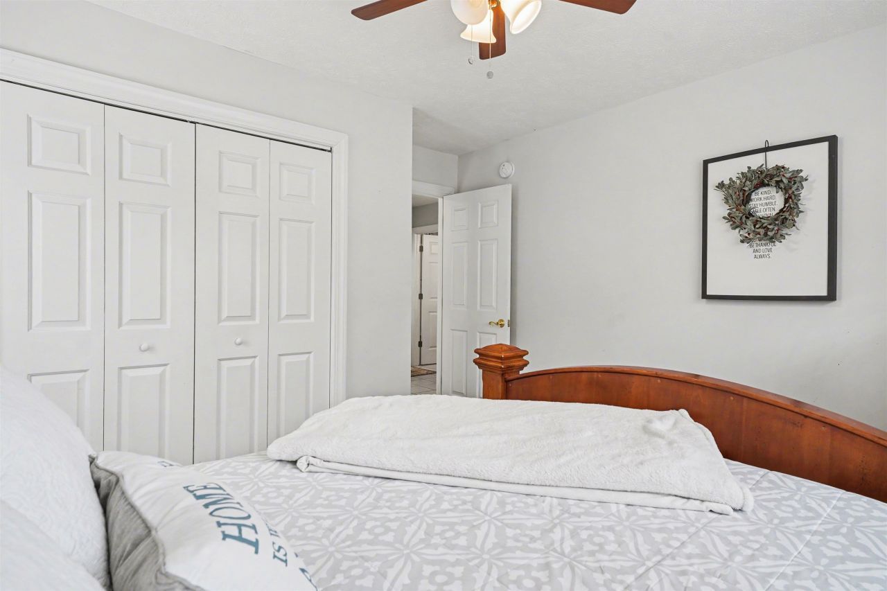 1381 Cottage Dr. Photo 25