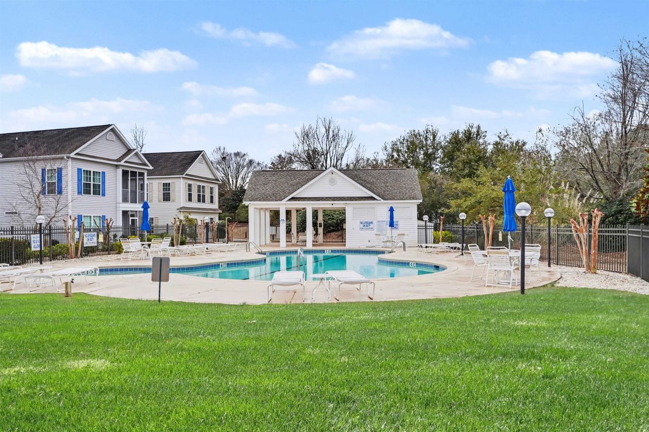 1381 Cottage Dr. Photo 28