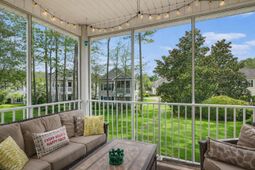 1381 Cottage Dr.  photo 4