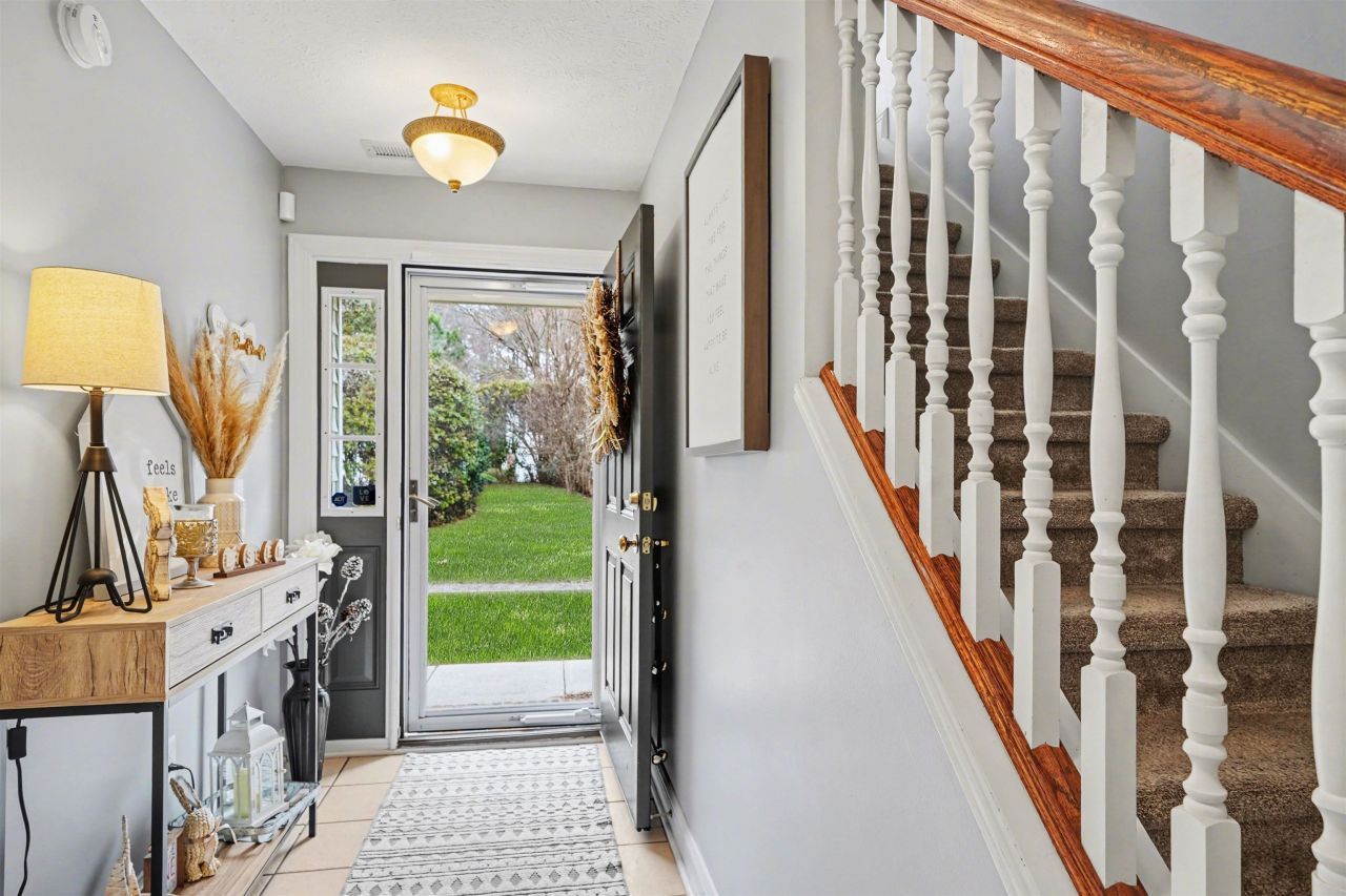 1381 Cottage Dr.  Photo 6