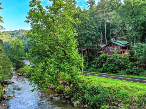 55 River Bend Lane, Blue Ridge, GA 30513