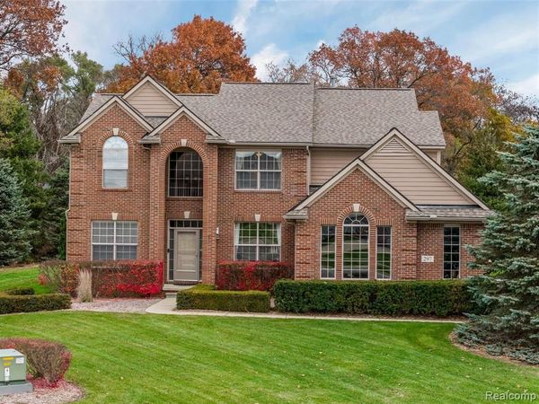 297 Gleneagles , Highland Twp, MI 48357
