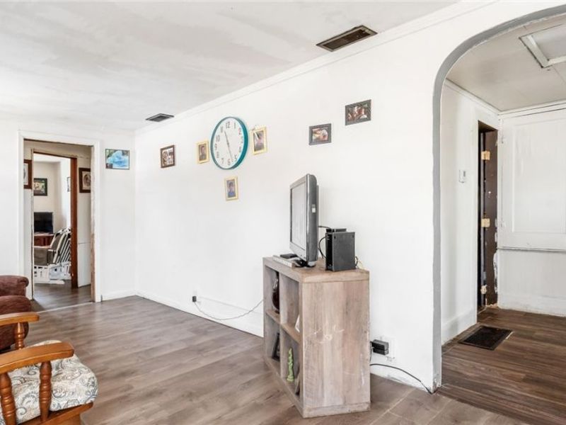 97 E King Street , Zanesville, OH 43701 Photo 15