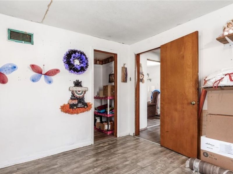 97 E King Street , Zanesville, OH 43701 Photo 16