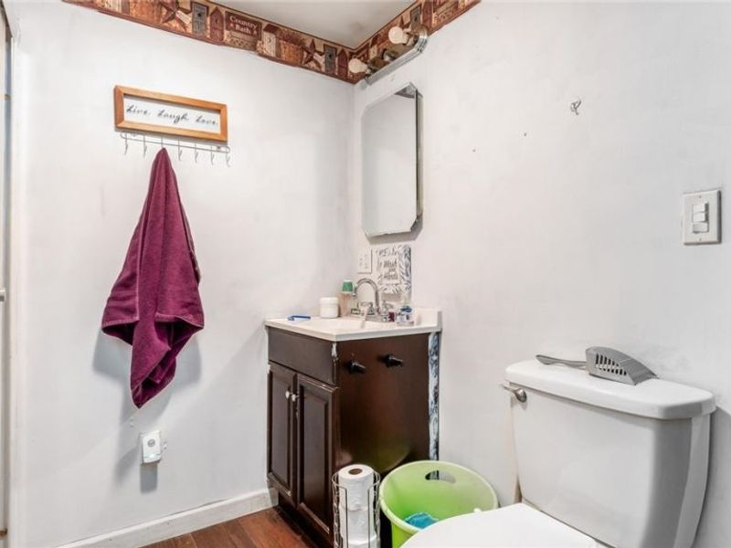 97 E King Street , Zanesville, OH 43701 Photo 20