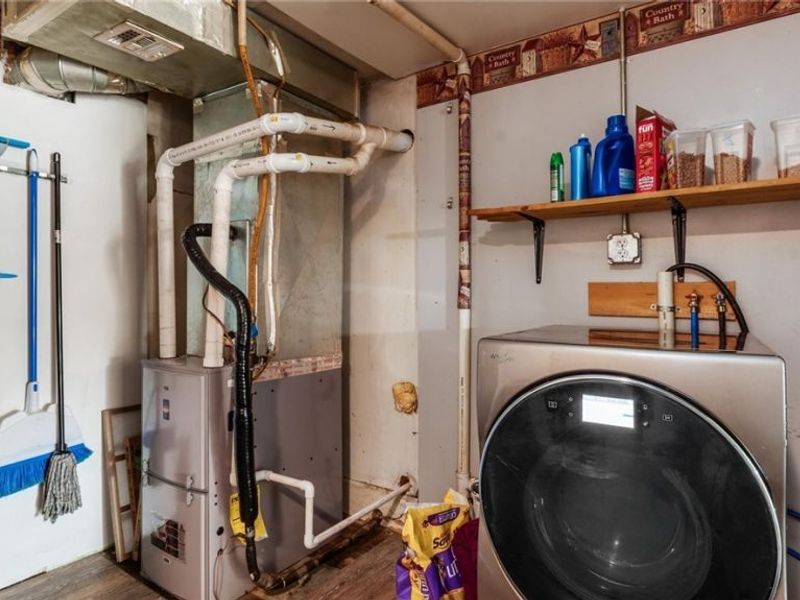 97 E King Street , Zanesville, OH 43701 Photo 21