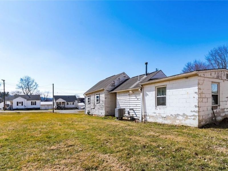 97 E King Street , Zanesville, OH 43701 Photo 3